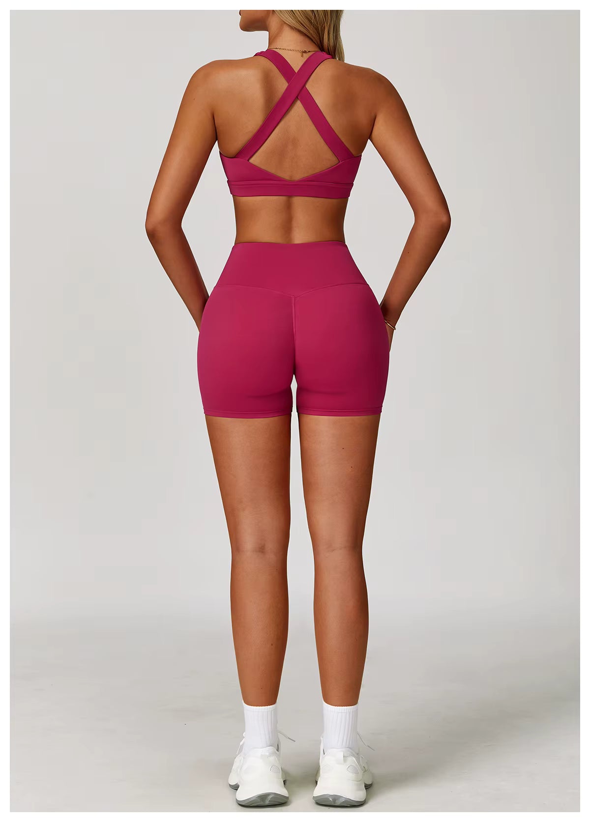 Ensemble Yoga & Fitness Femme avec Short – Brassière de Sport & Short Taille Haute, Confort et Style