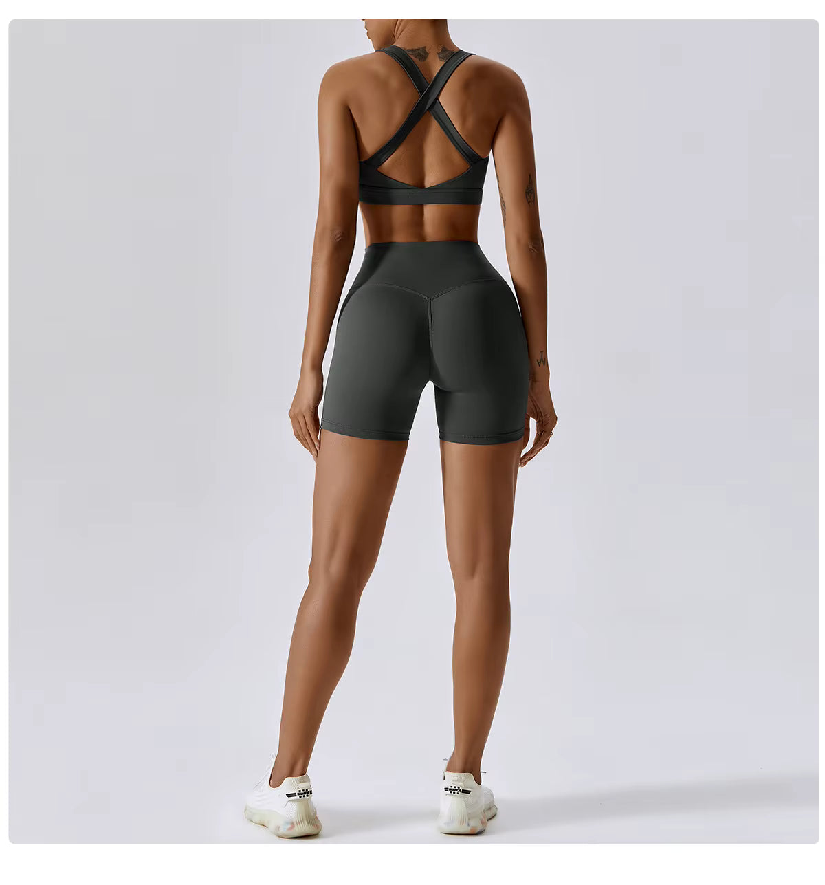 Ensemble Yoga & Fitness Femme avec Short – Brassière de Sport & Short Taille Haute, Confort et Style