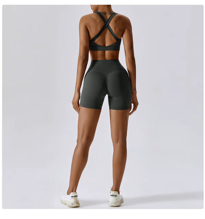 Ensemble Yoga & Fitness Femme avec Short – Brassière de Sport & Short Taille Haute, Confort et Style