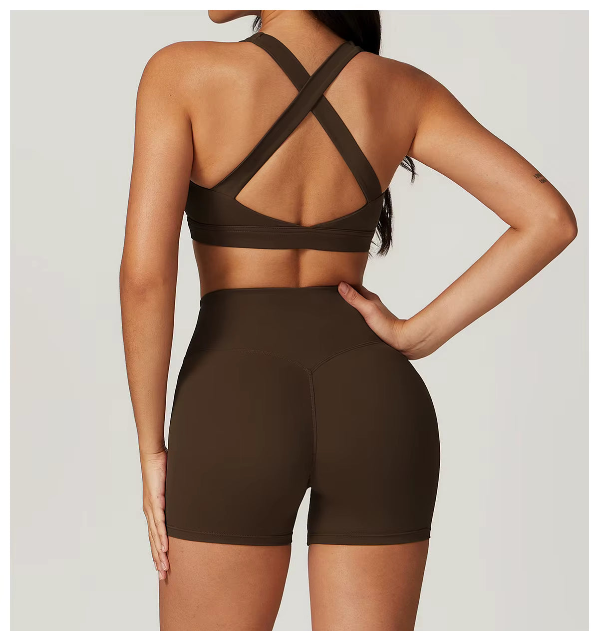 Ensemble Yoga & Fitness Femme avec Short – Brassière de Sport & Short Taille Haute, Confort et Style