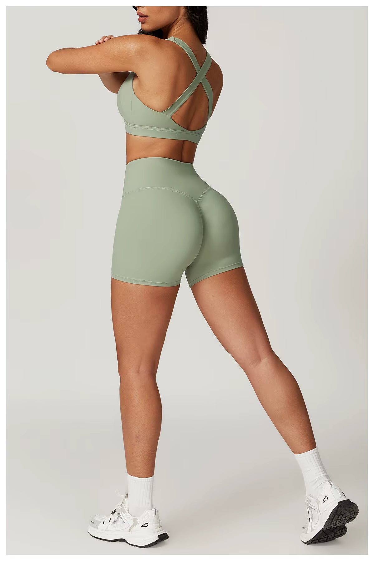 Ensemble Yoga & Fitness Femme avec Short – Brassière de Sport & Short Taille Haute, Confort et Style